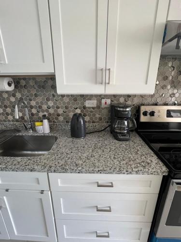 bucătărie, Large Luxurious Beach Front at Bayfront Villa in Portmore bucătărie, Large Luxurious Beach Front at Bayfront Villa in Portmore