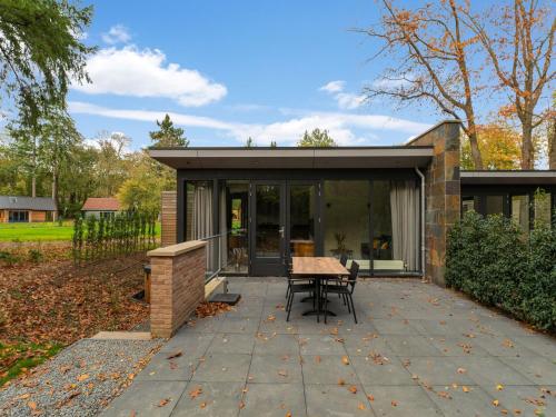 Balcony/terrace, Cozy Holiday Home in Soesterberg in a lovely wooded area in Soesterberg Balcony/terrace, Cozy Holiday Home in Soesterberg in a lovely wooded area in Soesterberg