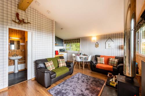 صالة مشتركة/ منطقة التلفزيون, Ancarraig Lodges in Drumnadrochit Town Center صالة مشتركة/ منطقة التلفزيون, Ancarraig Lodges in Drumnadrochit Town Center
