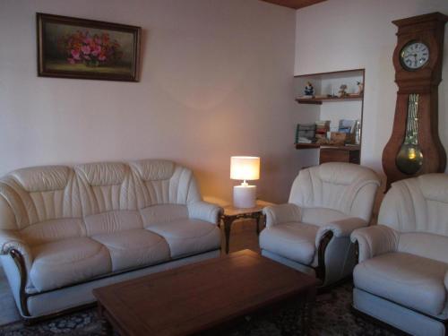 Gîte Huriel, 4 pièces, 5 personnes - FR-1-489-27 (Gite Independant avec Cour Close, WiFi et Chauffage Compris – Proche Montlucon et Neris-les-Bains - ) in Huriel Gîte Huriel, 4 pièces, 5 personnes - FR-1-489-27 (Gite Independant avec Cour Close, WiFi et Chauffage Compris – Proche Montlucon et Neris-les-Bains - ) in Huriel