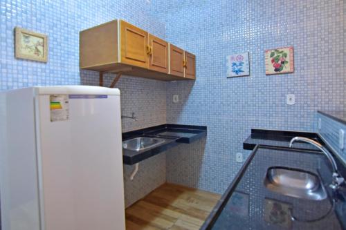 Kitchen, FLAT Estalagem 11 in Praia dos Anjos Kitchen, FLAT Estalagem 11 in Praia dos Anjos