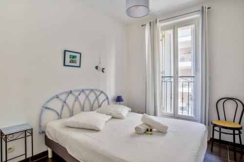 Entrance, Charming apartment 100m to the beach in Marseille - Welkeys in 07. La Corniche Entrance, Charming apartment 100m to the beach in Marseille - Welkeys in 07. La Corniche
