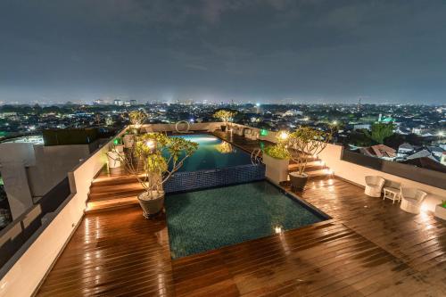 スイミングプール, Ascent Hotel & Cafe Malang in マラン スイミングプール, Ascent Hotel & Cafe Malang in マラン