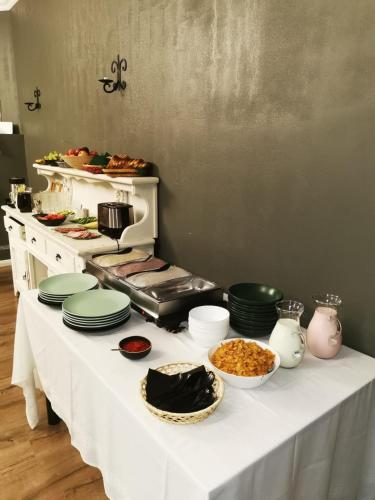 Makanan dan Minuman, Hotel Kārklu Muiža (Hotel Karklu Muiza) in Jelgava Makanan dan Minuman, Hotel Kārklu Muiža (Hotel Karklu Muiza) in Jelgava