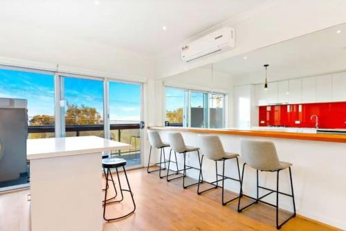 Facilities, 3Bdrm Beachside Town House with Ocean Views in Seaford Facilities, 3Bdrm Beachside Town House with Ocean Views in Seaford