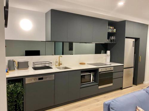 Dapur, Central Canberra City apartment with study and full amenities including parking in Majura Dapur, Central Canberra City apartment with study and full amenities including parking in Majura
