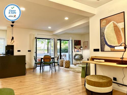 ห้องส่วนกลางสำหรับนั่งเล่น/ดูทีวี, Classy & Modern apartment Cascais in ไบร์โร ดา อัสซุนเชา ห้องส่วนกลางสำหรับนั่งเล่น/ดูทีวี, Classy & Modern apartment Cascais in ไบร์โร ดา อัสซุนเชา