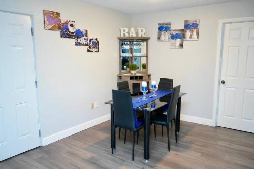Beautifully Redone 3 BR Home in Heart of Orlando in Orlando West Beautifully Redone 3 BR Home in Heart of Orlando in Orlando West