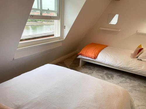 Bristol townhouse with harbour views. Sleeps 7 in Clifton Bristol townhouse with harbour views. Sleeps 7 in Clifton