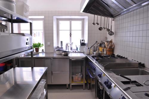 Konyha, Hostel Lipa - Tovarna in Krasna Lipa Konyha, Hostel Lipa - Tovarna in Krasna Lipa
