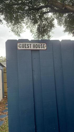 Single Room with Twin Bed on Private Property in Eustis (FL) Single Room with Twin Bed on Private Property in Eustis (FL)