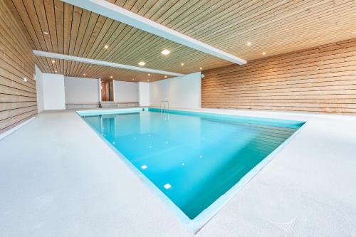 مسبح, Cosy studio for 5 near ski lift, HAMEAU D2 in Vex مسبح, Cosy studio for 5 near ski lift, HAMEAU D2 in Vex