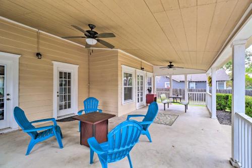 1920s Corsicana Home - Spacious Group Getaway! in Corsicana 1920s Corsicana Home - Spacious Group Getaway! in Corsicana