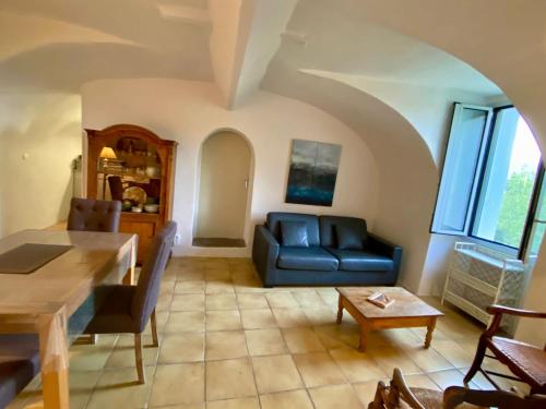Gite en Cevennes du sud, bergerie restauree, 2 a 4 personnes, piscine, vue exceptionnelle, authentic in Cazilhac Gite en Cevennes du sud, bergerie restauree, 2 a 4 personnes, piscine, vue exceptionnelle, authentic in Cazilhac