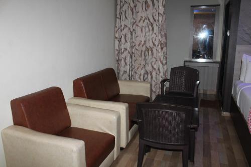 Hotel Bsquare in Maddilapalem Hotel Bsquare in Maddilapalem