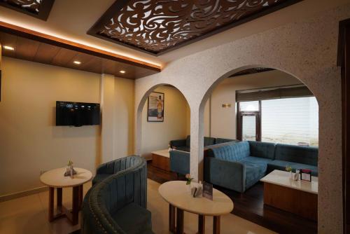 Bar/lounge, The Twin Towers Hotel New Kufri in Kufri Bar/lounge, The Twin Towers Hotel New Kufri in Kufri