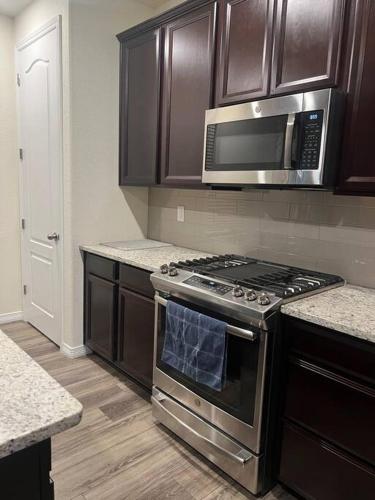 Spacious 3 Bedroom 2 1/2 Bath Home Self Check In in Parker (CO) Spacious 3 Bedroom 2 1/2 Bath Home Self Check In in Parker (CO)