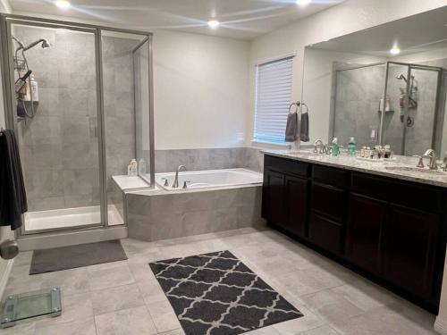 Spacious 3 Bedroom 2 1/2 Bath Home Self Check In in Parker (CO) Spacious 3 Bedroom 2 1/2 Bath Home Self Check In in Parker (CO)