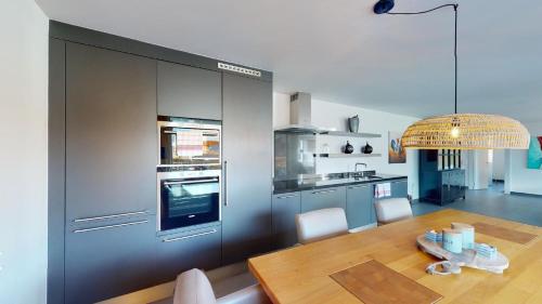 廚房, Family Apartment Sot Lantsch-Lenzerheide for 6 persons in 蘭奇蘭茲 廚房, Family Apartment Sot Lantsch-Lenzerheide for 6 persons in 蘭奇蘭茲