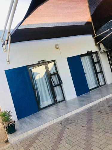 Mo-nize Villa Guesthouse in Otjiwarongo Mo-nize Villa Guesthouse in Otjiwarongo