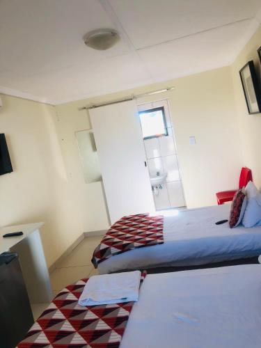 Mo-nize Villa Guesthouse in Otjiwarongo Mo-nize Villa Guesthouse in Otjiwarongo