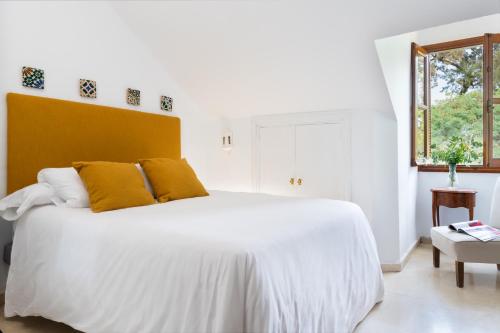 La Casa de San Fernando con vistas a los Reales Alcázares