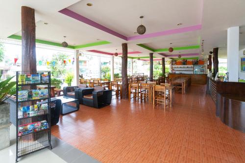 Restaurant, Lanta Lapaya Resort in Koh Lanta Restaurant, Lanta Lapaya Resort in Koh Lanta