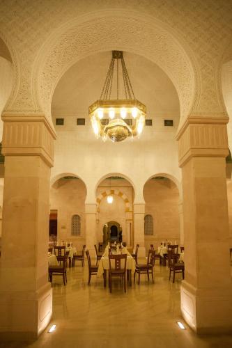 餐厅, 努尔海水浴皇宫度假酒店 (Nour Palace Resort and Thalasso) in 希本 餐厅, 努尔海水浴皇宫度假酒店 (Nour Palace Resort and Thalasso) in 希本