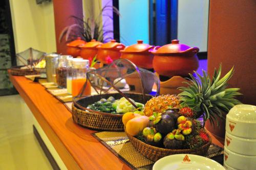 Food and beverages, Navatara Phuket Resort in Rawai Food and beverages, Navatara Phuket Resort in Rawai