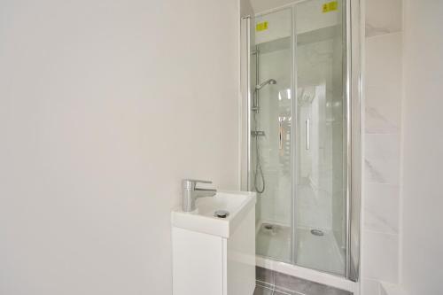 07.Chambre double#CoLiving#Loft#HomeCinema#fitness in Charenton-le-Pont 07.Chambre double#CoLiving#Loft#HomeCinema#fitness in Charenton-le-Pont