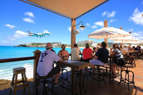 Restaurant, Maho Beach Escape Luxe Studio Condo next to The Morgan Village in Simpson Bay Restaurant, Maho Beach Escape Luxe Studio Condo next to The Morgan Village in Simpson Bay