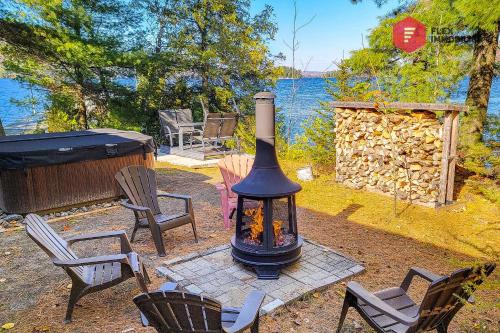 Pezsgőfürdő, Aux Berges du Pont Suspendu / Grand Lac Brompton in Saint-Denis-de-Brompton (QC) Pezsgőfürdő, Aux Berges du Pont Suspendu / Grand Lac Brompton in Saint-Denis-de-Brompton (QC)