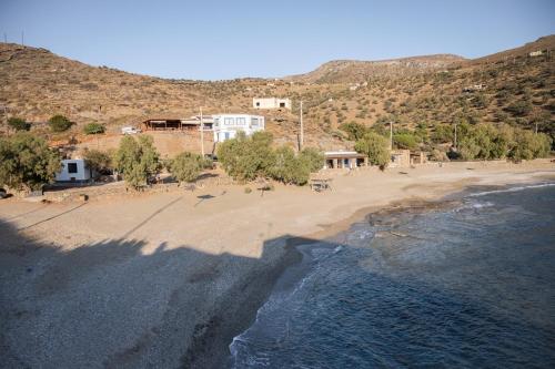 A szálláshely kívülről, Beachfront bungalow in the area of Kampi, near Koundouros in Ioulida A szálláshely kívülről, Beachfront bungalow in the area of Kampi, near Koundouros in Ioulida
