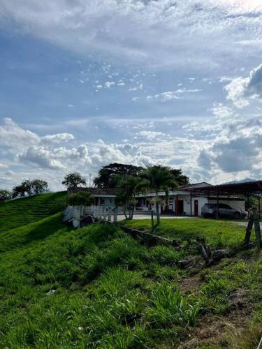 Salonica, casa de campo in Cartago Salonica, casa de campo in Cartago