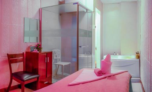 Bathroom, LUXURY HOTEL HAU GIANG in District 6 Bathroom, LUXURY HOTEL HAU GIANG in District 6