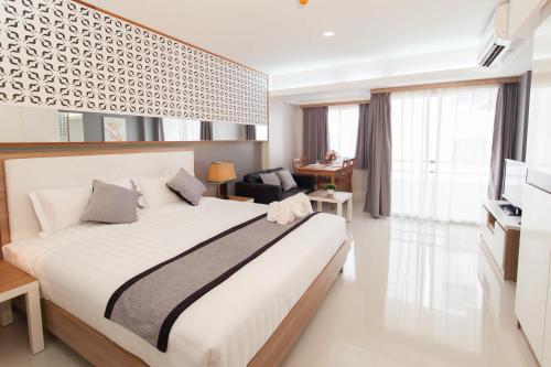 Racha Residence near Phyathai Sriracha Hospital Racha Residence near Phyathai Sriracha Hospital
