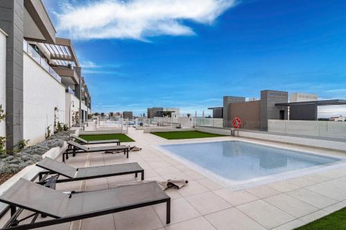 مسبح, SB32D- Wonderful holiday home close to beach in Puerto de Estepona مسبح, SB32D- Wonderful holiday home close to beach in Puerto de Estepona