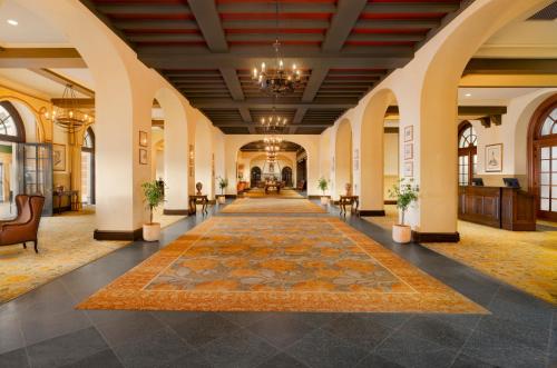 Lobby, Fairmont Le Manoir Richelieu in La Malbaie (QC) Lobby, Fairmont Le Manoir Richelieu in La Malbaie (QC)