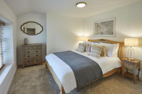Host & Stay - Dunsley Chapel in Dunsley Host & Stay - Dunsley Chapel in Dunsley