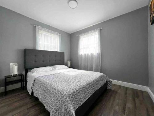게스트 룸, Hollywood 2 bedrooms with free parking of premises in 에메랄드 힐스 게스트 룸, Hollywood 2 bedrooms with free parking of premises in 에메랄드 힐스