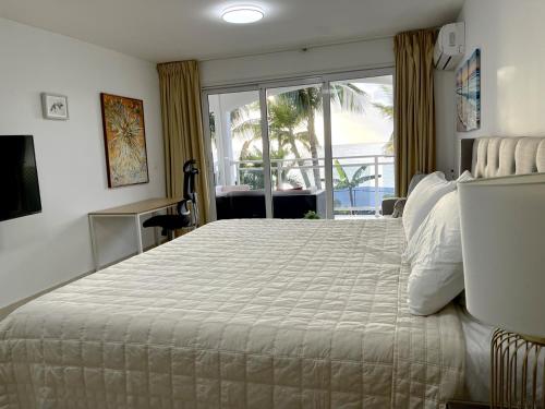 Guestroom, Maho Beach Escape Luxe Studio Condo next to The Morgan Village in Simpson Bay Guestroom, Maho Beach Escape Luxe Studio Condo next to The Morgan Village in Simpson Bay