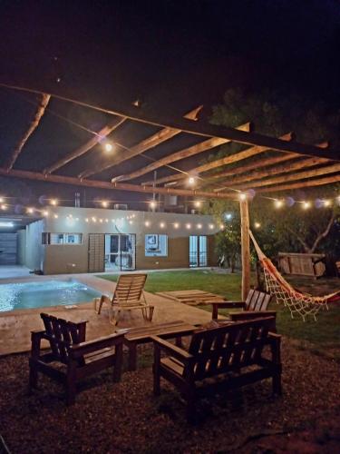 Casa con piscina y patio 10 minutos de la ciudad. in San Antonio Casa con piscina y patio 10 minutos de la ciudad. in San Antonio