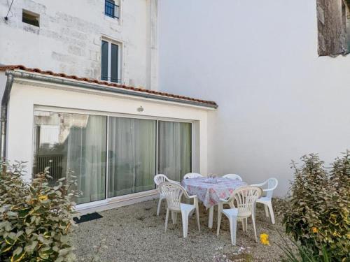 Gîte Gond-Pontouvre, 4 pièces, 6 personnes - FR-1-653-181 (Maison de charme 19eme renovee proche Angouleme, ideale famille, equipement complet, animaux accepte) in Angouleme Gîte Gond-Pontouvre, 4 pièces, 6 personnes - FR-1-653-181 (Maison de charme 19eme renovee proche Angouleme, ideale famille, equipement complet, animaux accepte) in Angouleme