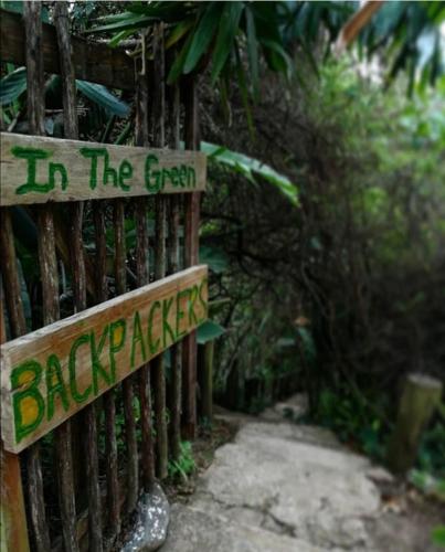 In The Green Backpackers in Morganʼs Bay In The Green Backpackers in Morganʼs Bay