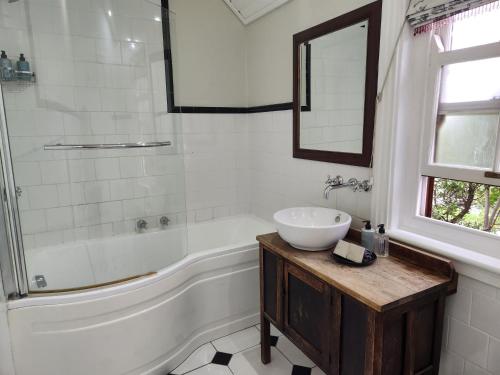 Bathroom, St Aidans Guest Cottage in Grahamstown Bathroom, St Aidans Guest Cottage in Grahamstown