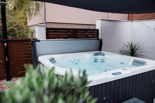 สปา, Csendeskert Wellness Apartments - Garden, grill, chill in บาลาโตนัลมาดิ สปา, Csendeskert Wellness Apartments - Garden, grill, chill in บาลาโตนัลมาดิ