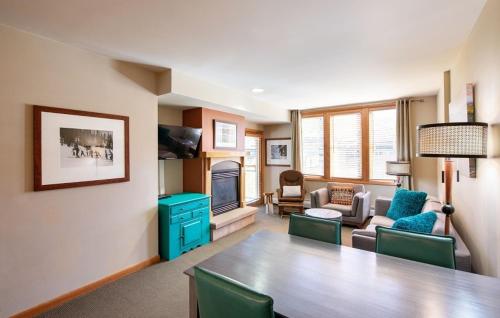 Zephyr Mountain Lodge Select-Rated 2510 in Winter Park Zephyr Mountain Lodge Select-Rated 2510 in Winter Park