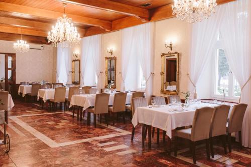 Restaurante, Hotel Zamek Chałupki (Hotel Zamek Chalupki) in Bielsko-Biala Restaurante, Hotel Zamek Chałupki (Hotel Zamek Chalupki) in Bielsko-Biala