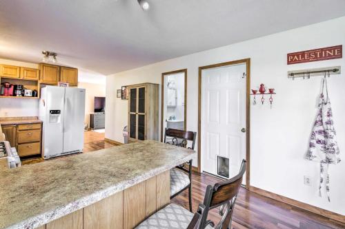 Dog-Friendly Illinois Home with Private Yard! in Robinson (IL) Dog-Friendly Illinois Home with Private Yard! in Robinson (IL)