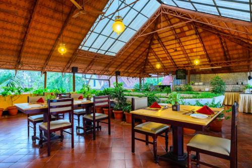 Restaurant, Hotel Arches in Fort Kochi Restaurant, Hotel Arches in Fort Kochi
